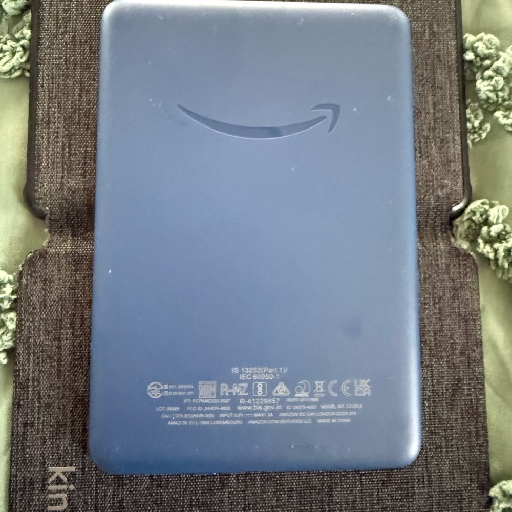 Kindle E-Reader - Blue - Picture 3 of 5